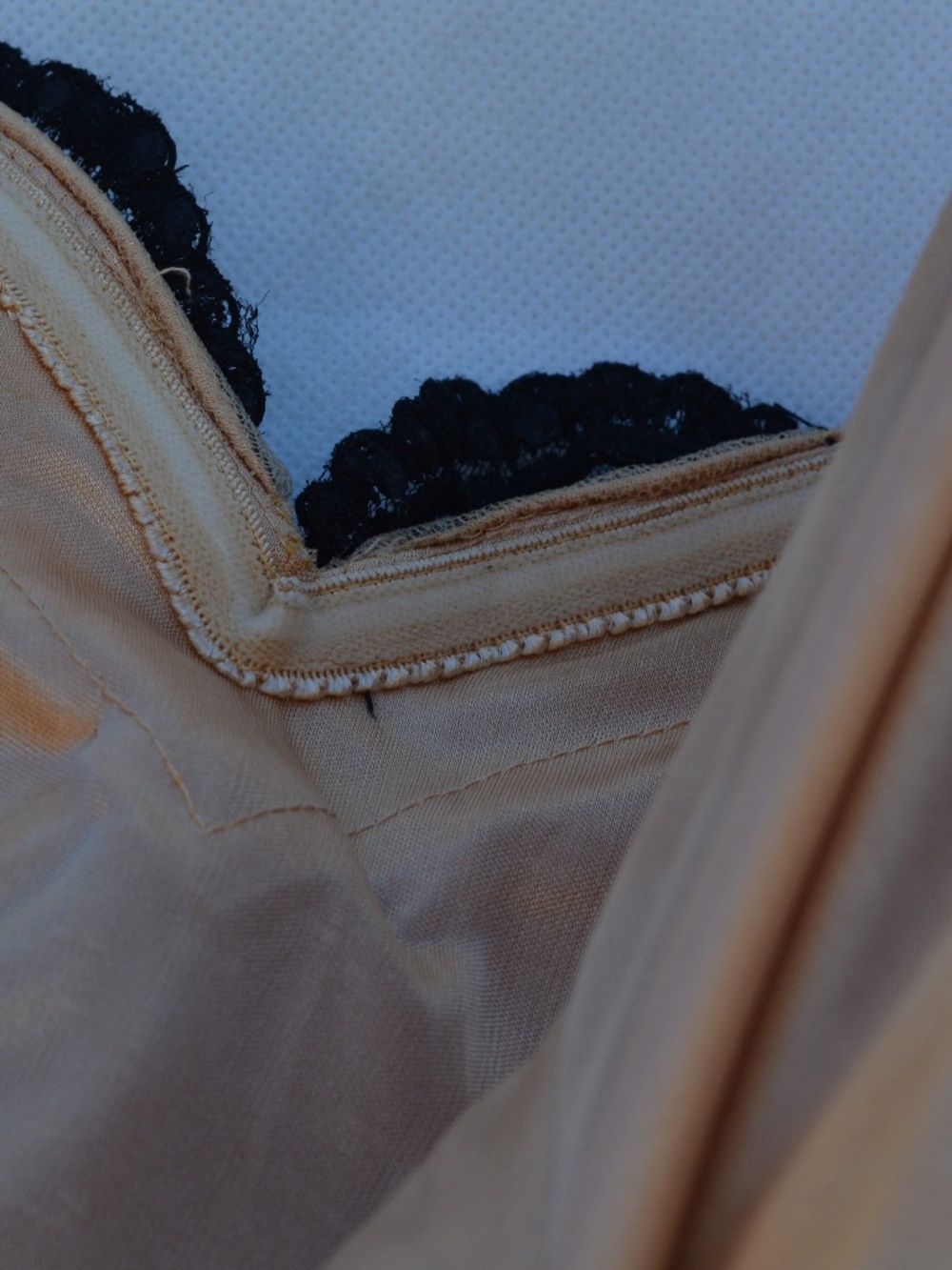 Nude & Black Lace& Beaded  Gown Size S Fabuluxe Couture - Picture 16 of 16